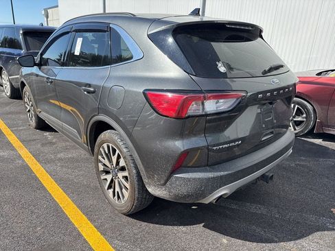 Used 2020 Ford Escape Titanium image 5