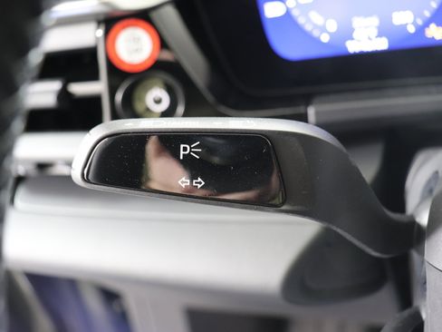 Used 2025 Porsche Macan Electric image 35