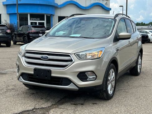 Used 2018 Ford Escape SE w/ SE Sync 3 Package AWD/4WD image 1