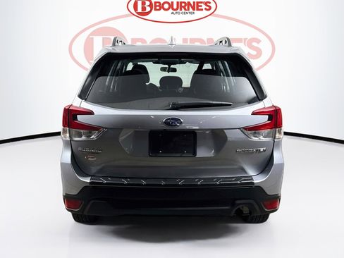 Used 2023 Subaru Forester Premium AWD/4WD image 9
