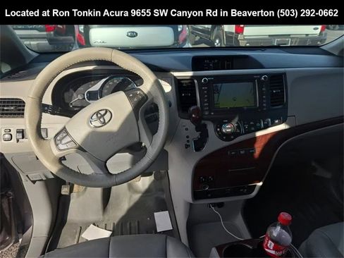 Used 2014 Toyota Sienna XLE w/ XLE Premium Package image 8