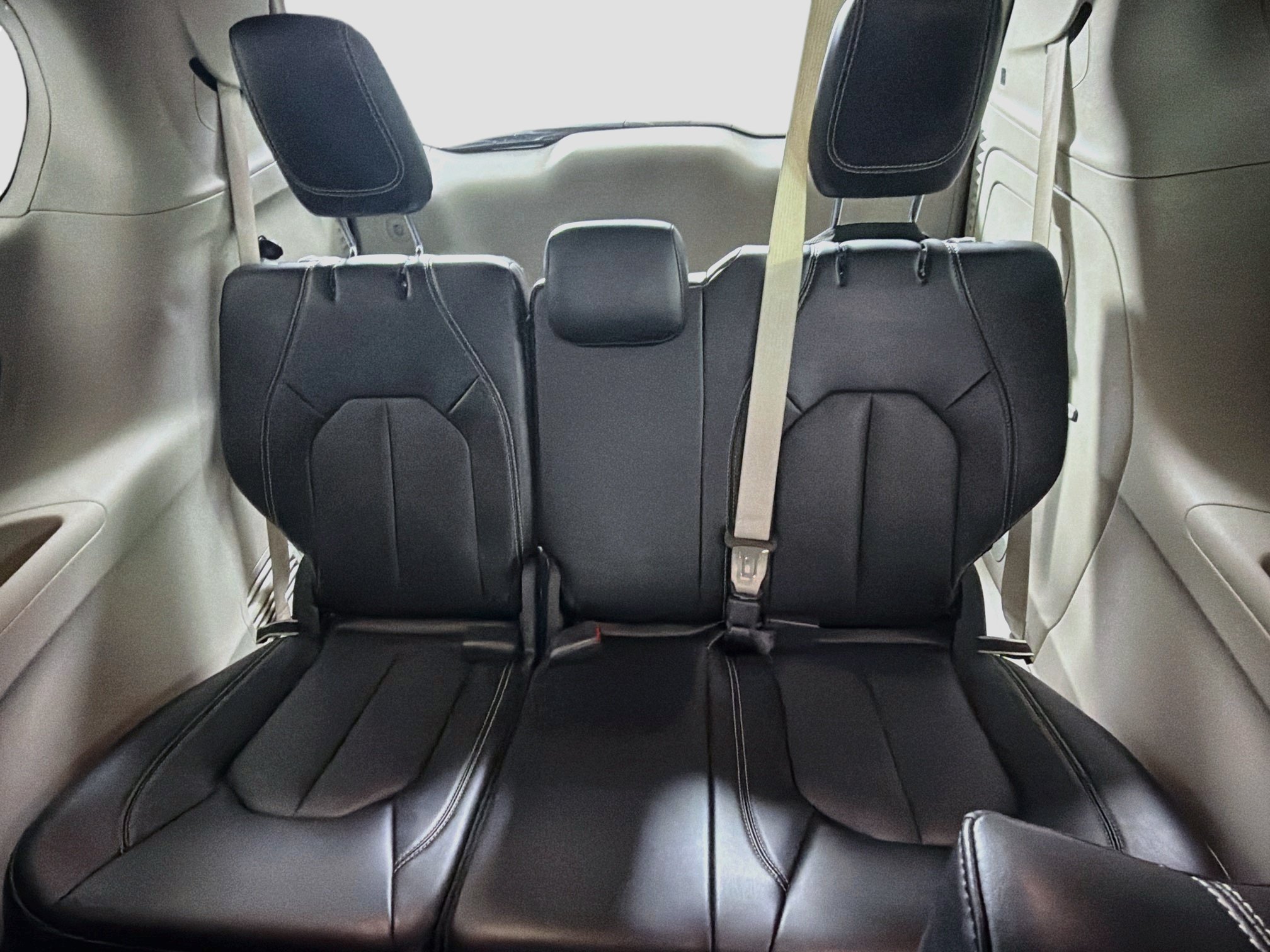 Used 2023 Chrysler Pacifica Touring-L FWD image 27