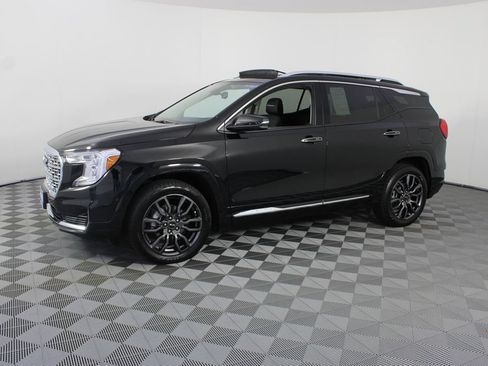 Used 2022 GMC Terrain Denali w/ Black Diamond Edition AWD/4WD image 2