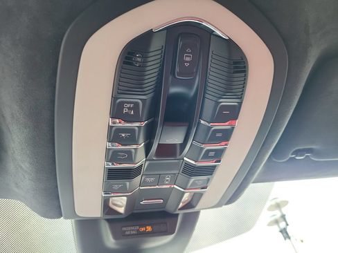 Used 2017 Porsche Macan S AWD/4WD image 33
