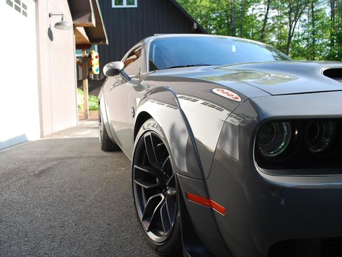 Used 2019 Dodge Challenger SRT Hellcat Redeye RWD image 6