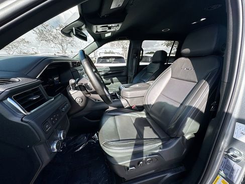 Used 2024 GMC Yukon XL Denali image 23