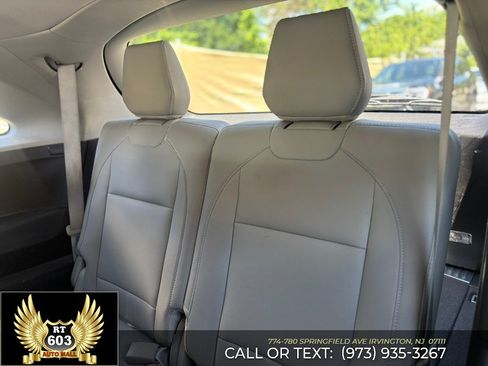 Used 2017 Acura MDX SH-AWD w/ Technology Package image 11