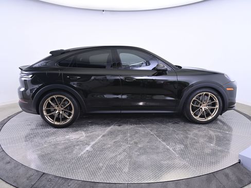 Used 2025 Porsche Cayenne Turbo GT image 8