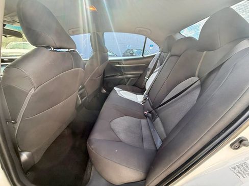 Used 2018 Toyota Camry LE image 8