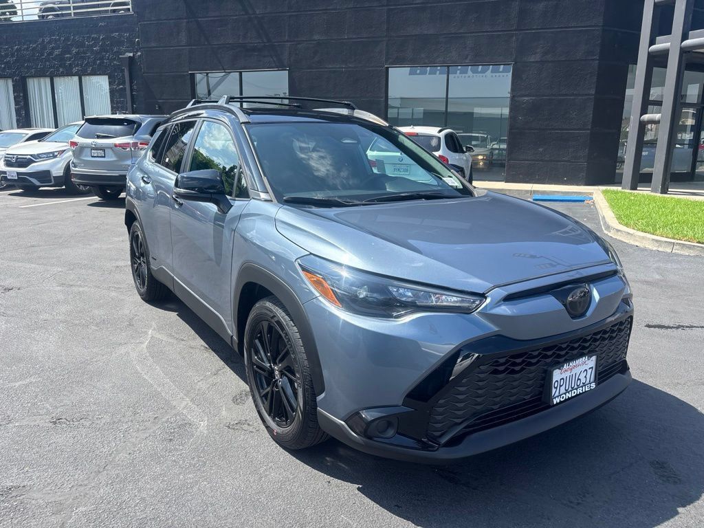 Used 2024 Toyota Corolla Cross AWD Hybrid w/ Moonroof Package image 2