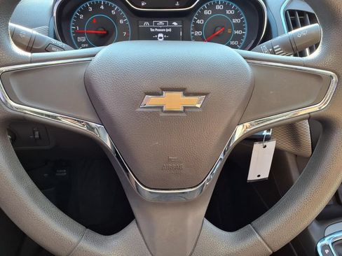 Used 2017 Chevrolet Cruze LS FWD image 15