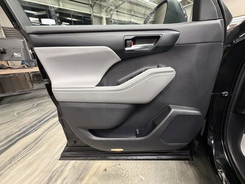 Used 2022 Toyota Highlander XLE image 57