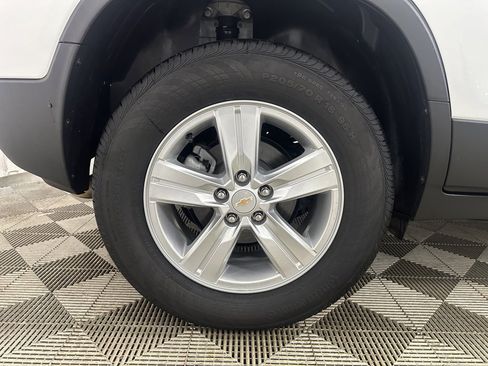 Certified 2022 Chevrolet Trax LS w/ Tint and Cruise Package image 25