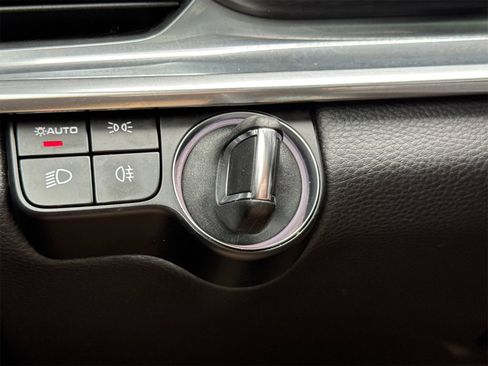 Used 2023 Porsche Panamera 4 image 26