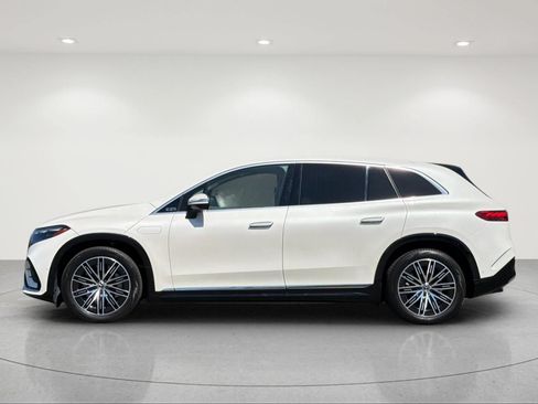 Used 2023 Mercedes-Benz EQS 580 4MATIC SUV image 2