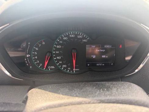 Used 2019 Chevrolet Trax LT w/ LT Convenience Package FWD image 15