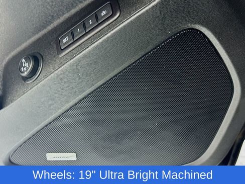 Used 2018 Chevrolet Equinox Premier image 24