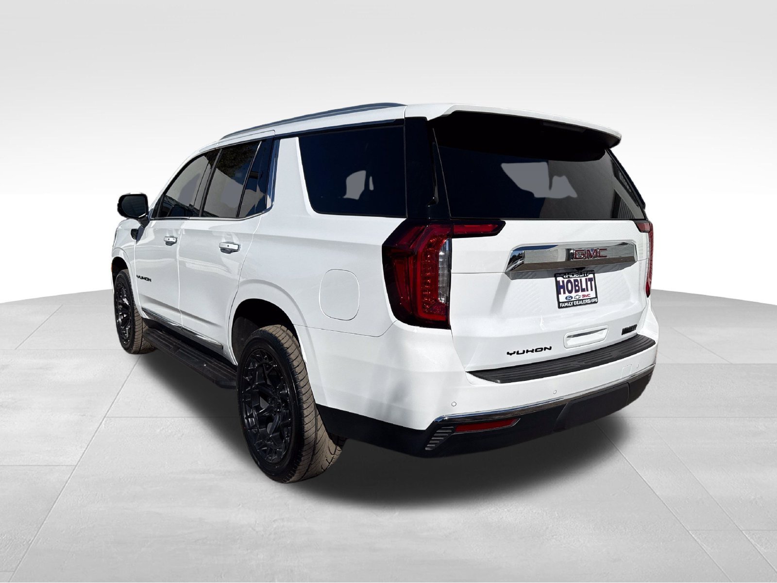 Used 2023 GMC Yukon SLT w/ SLT Luxury Package AWD/4WD image 3