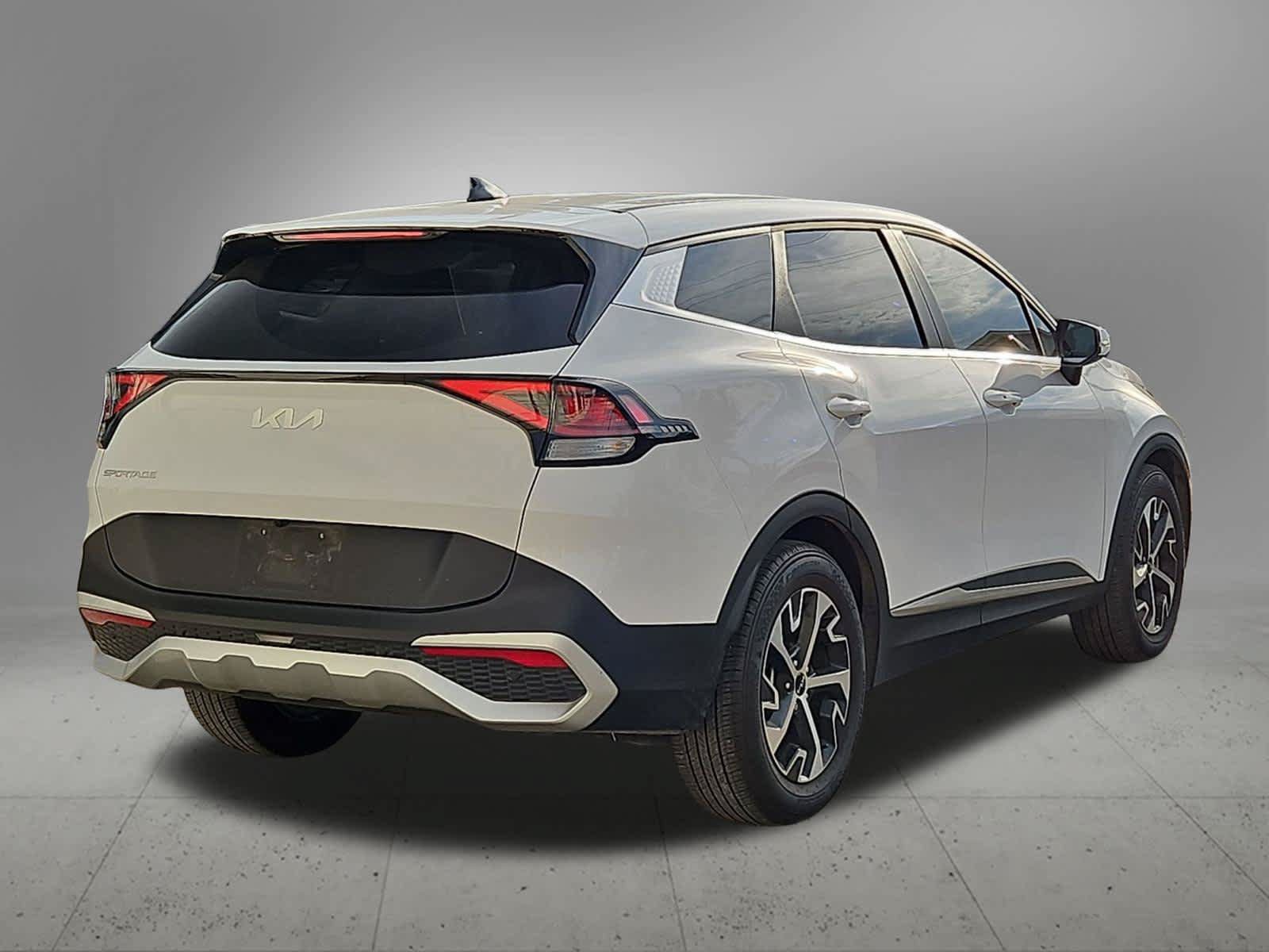 Certified 2025 Kia Sportage EX FWD image 6