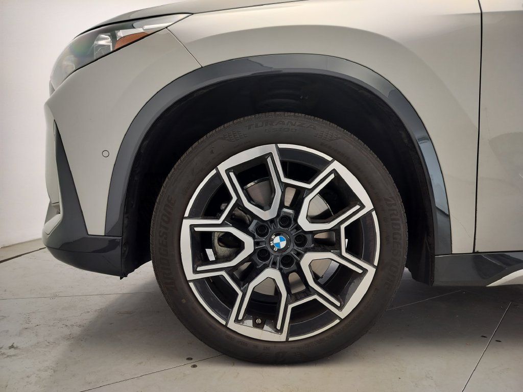 Used 2023 BMW X1 xDrive28i w/ Premium Package AWD/4WD image 5