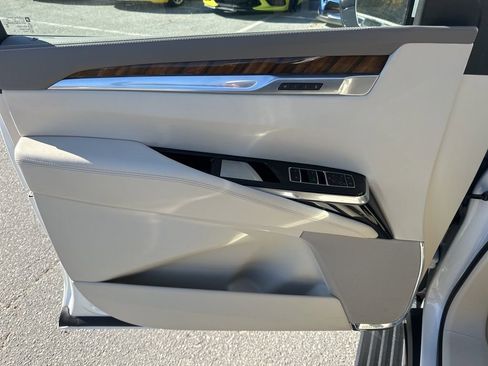 Used 2025 Cadillac Escalade ESV Sport Platinum w/ LPO, ONYX Package image 30