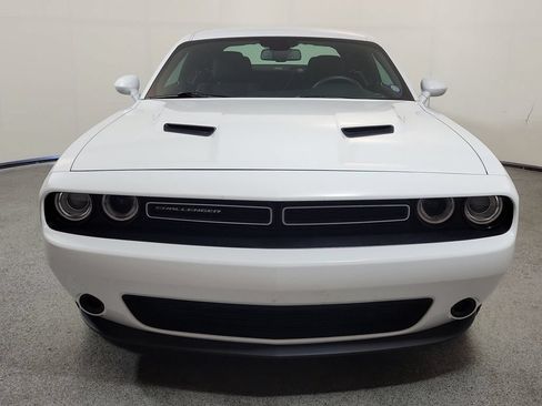 Used 2022 Dodge Challenger SXT RWD image 2