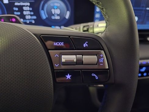 New 2025 Hyundai Ioniq 5 SE image 19