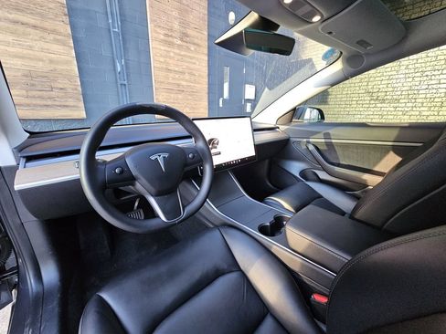 Used 2020 Tesla Model 3 Standard Range Plus RWD image 13