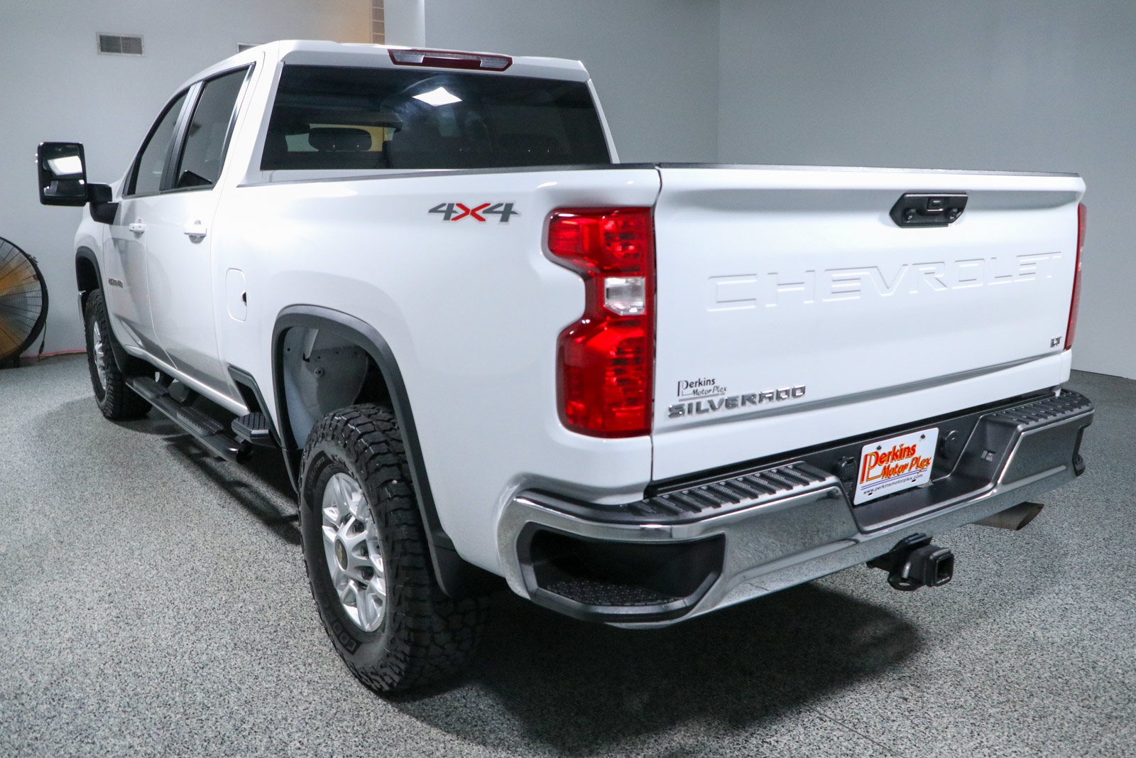Used 2024 Chevrolet Silverado 2500 LT AWD/4WD image 9