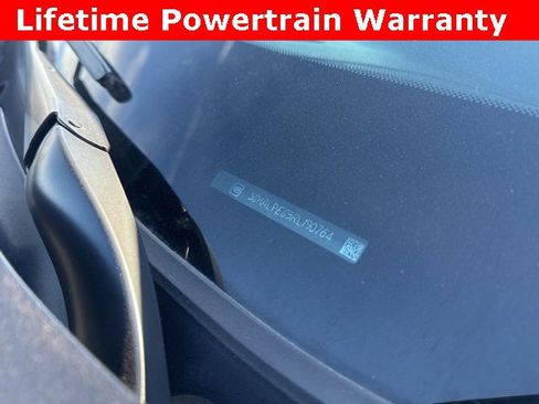 Used 2024 GMC Terrain SLT image 25