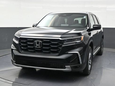 Used 2025 Honda Pilot EX-L image 8