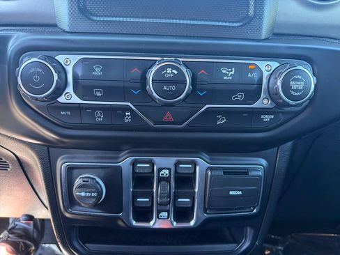 Used 2019 Jeep Wrangler Unlimited Sport S AWD/4WD image 26