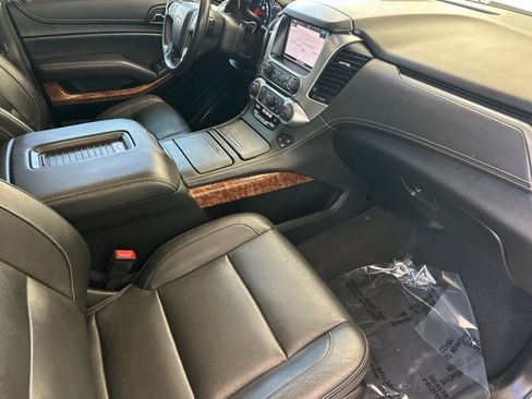 Used 2020 Chevrolet Suburban Premier image 20