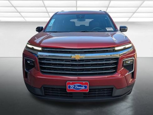 New 2025 Chevrolet Traverse LT w/ Enhanced Driving Package image 2