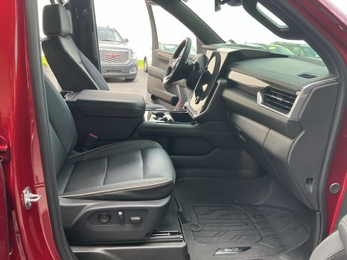 Used 2026 GMC Yukon Elevation AWD/4WD image 14