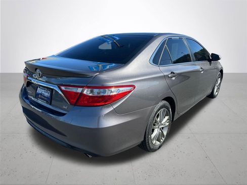 Used 2015 Toyota Camry SE image 7
