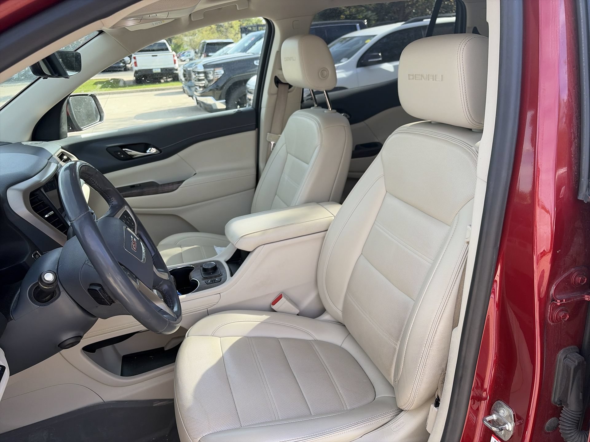 Used 2021 GMC Acadia Denali w/ Denali Technology Package AWD/4WD image 21