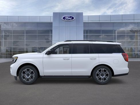 New 2026 Ford Expedition Active RWD image 3