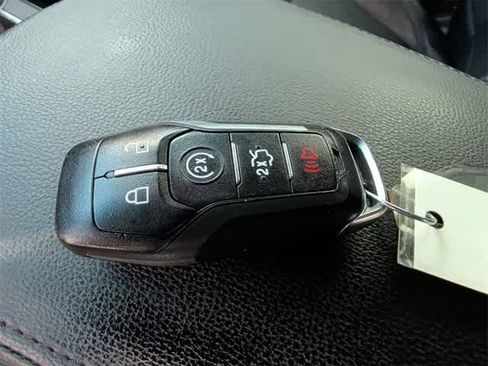 Used 2016 Ford Explorer XLT w/ Equipment Group 202A image 32