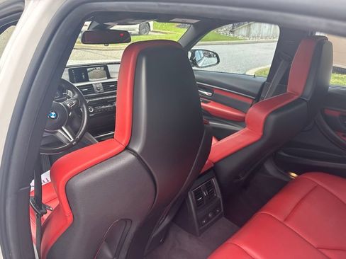 Used 2018 BMW M3 w/ Competition Package RWD image 9