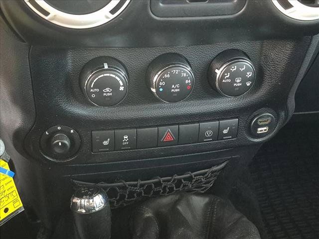 Used 2014 Jeep Wrangler Unlimited Sahara AWD/4WD image 14