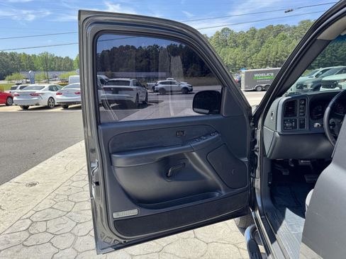 Used 2002 Chevrolet Silverado 1500 LS w/ Off-Road Chassis Pkg AWD/4WD image 7