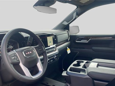 New 2026 GMC Sierra 1500 SLE image 15