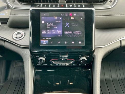 Used 2025 Jeep Grand Cherokee L Laredo image 34