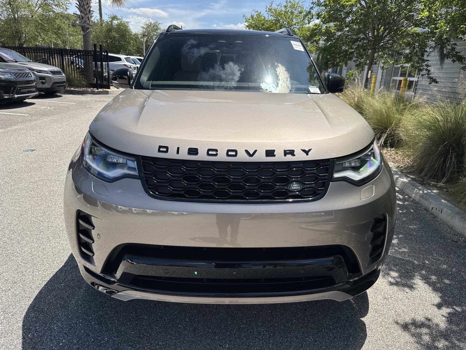 Used 2026 Land Rover Discovery Dynamic SE AWD/4WD image 8