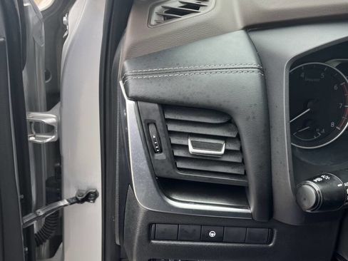 Used 2023 Nissan Rogue SV w/ SV Premium B Package image 15