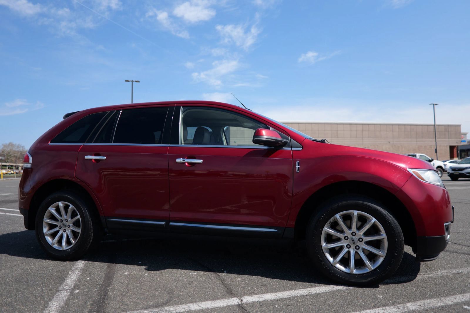 Used 2013 Lincoln MKX AWD image 10