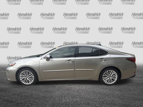 Used 2016 Lexus ES 350 w/ Ultra Luxury Package FWD image 7