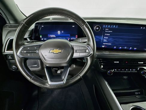 Used 2025 Chevrolet Tahoe LS RWD image 10