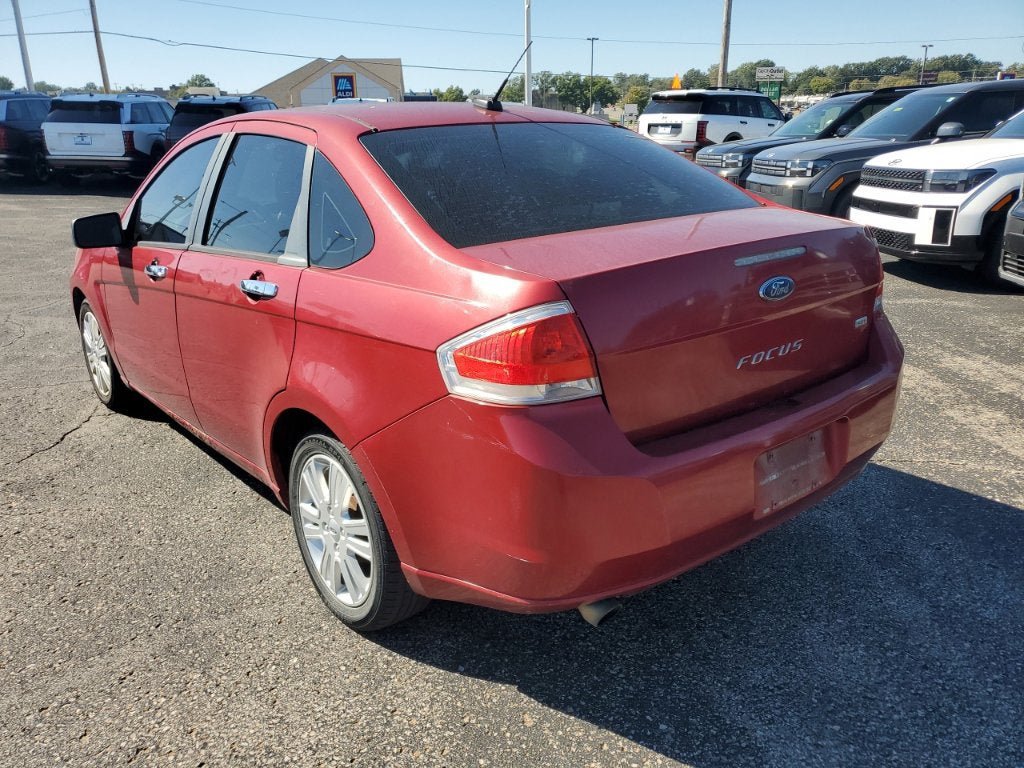 Used 2010 Ford Focus SEL FWD image 6